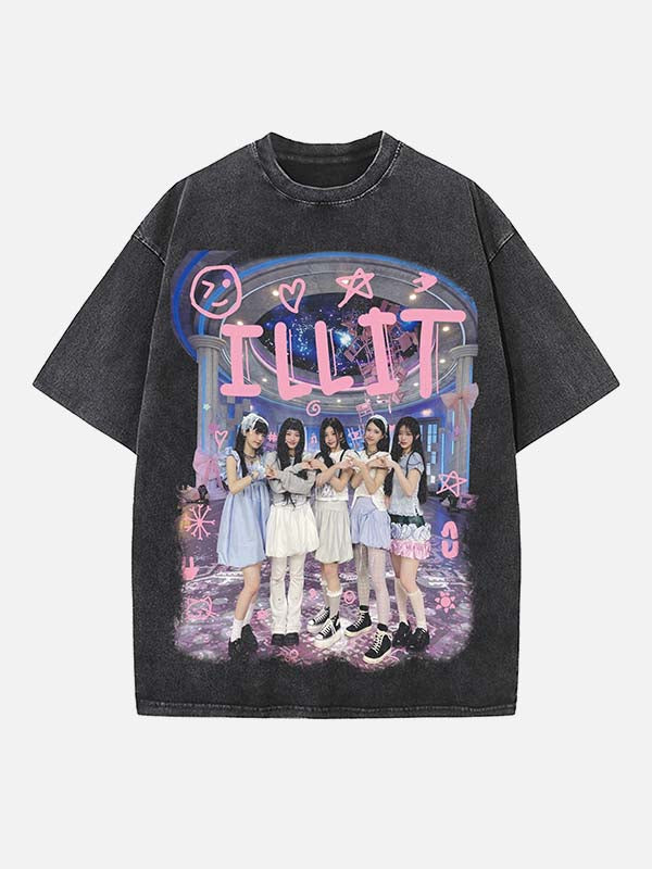 ILLIT Print Round Neck T-shirt