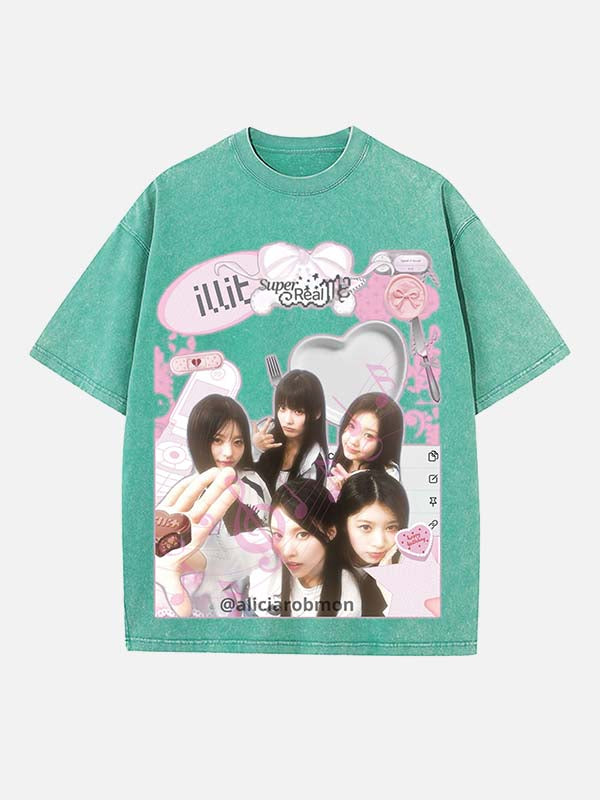 ILLIT Print Round Neck T-shirt